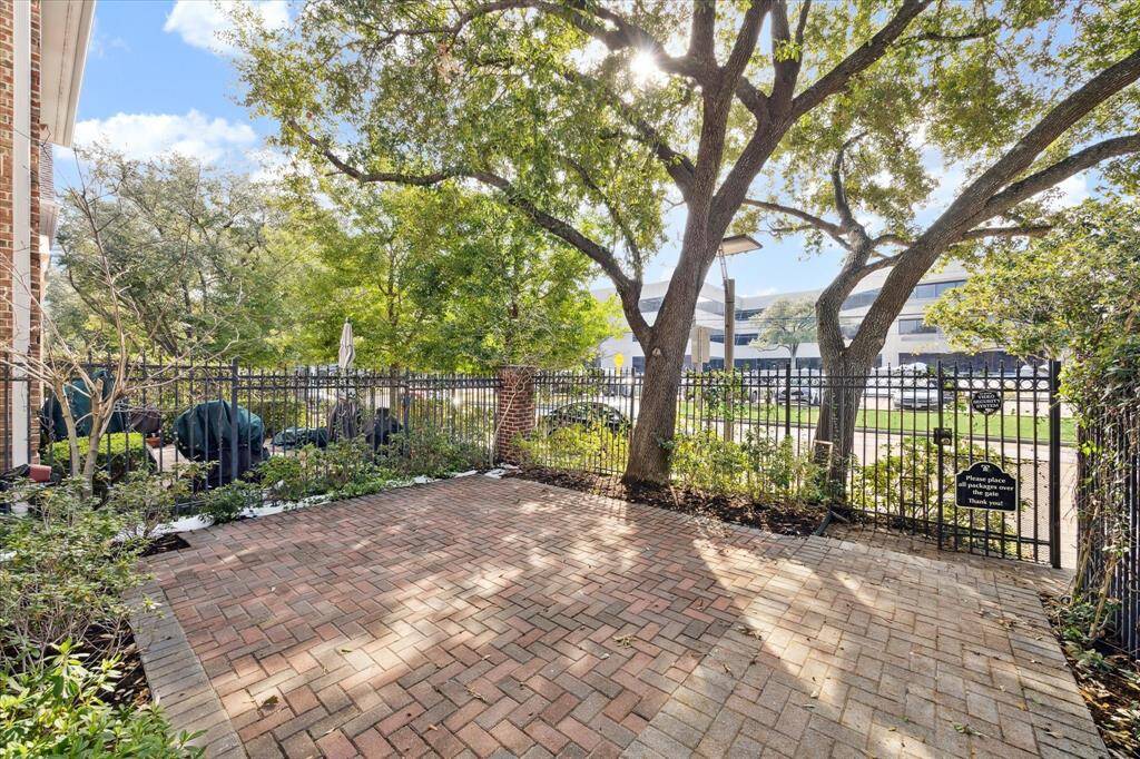 Private, gated front patio