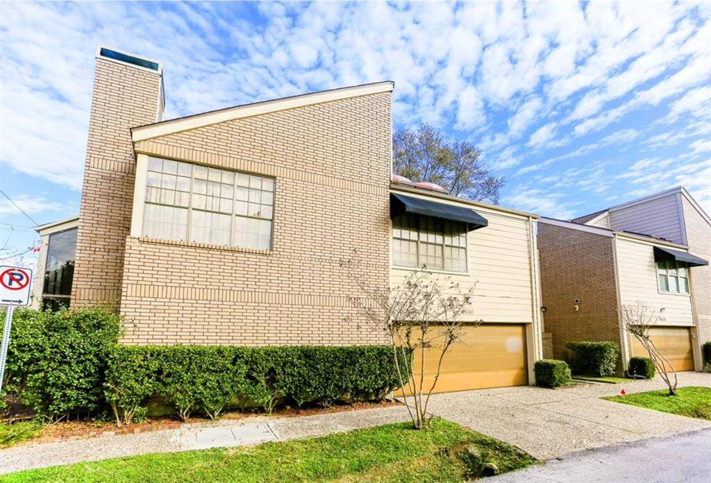 2 story corner home with 2 car garage in Rice Military with community pool!