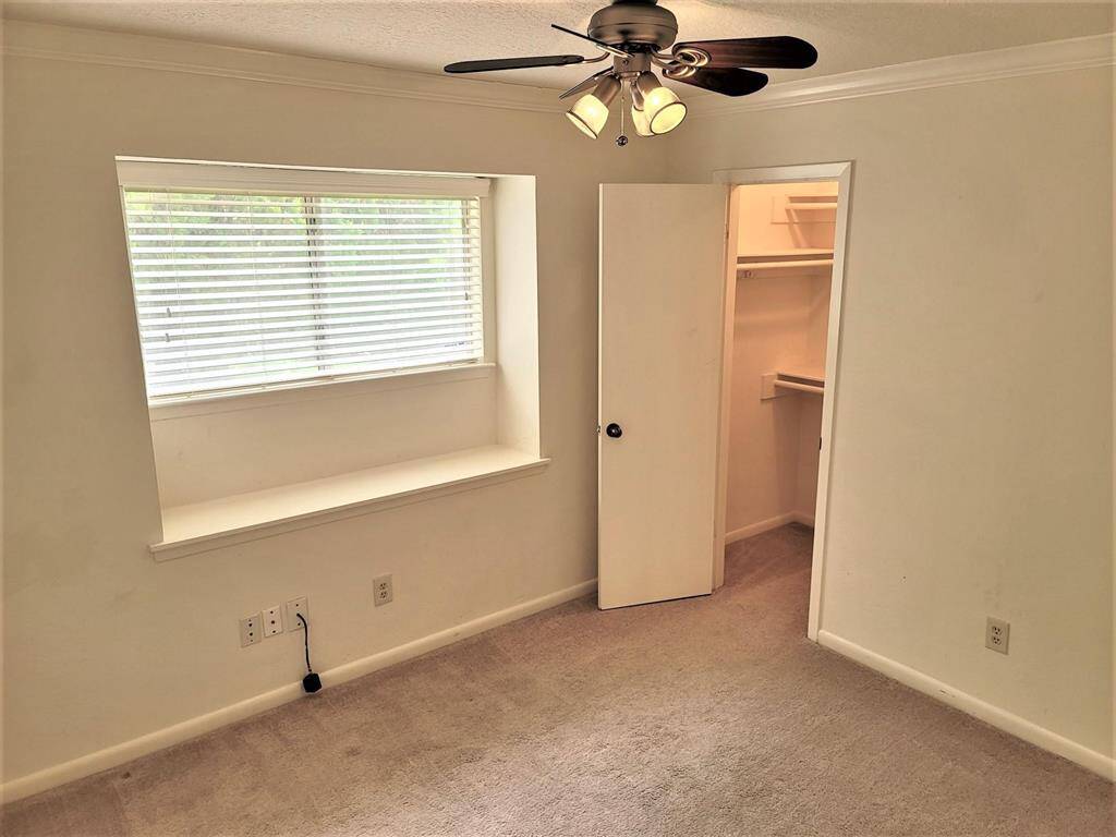 Vacant third bedroom.