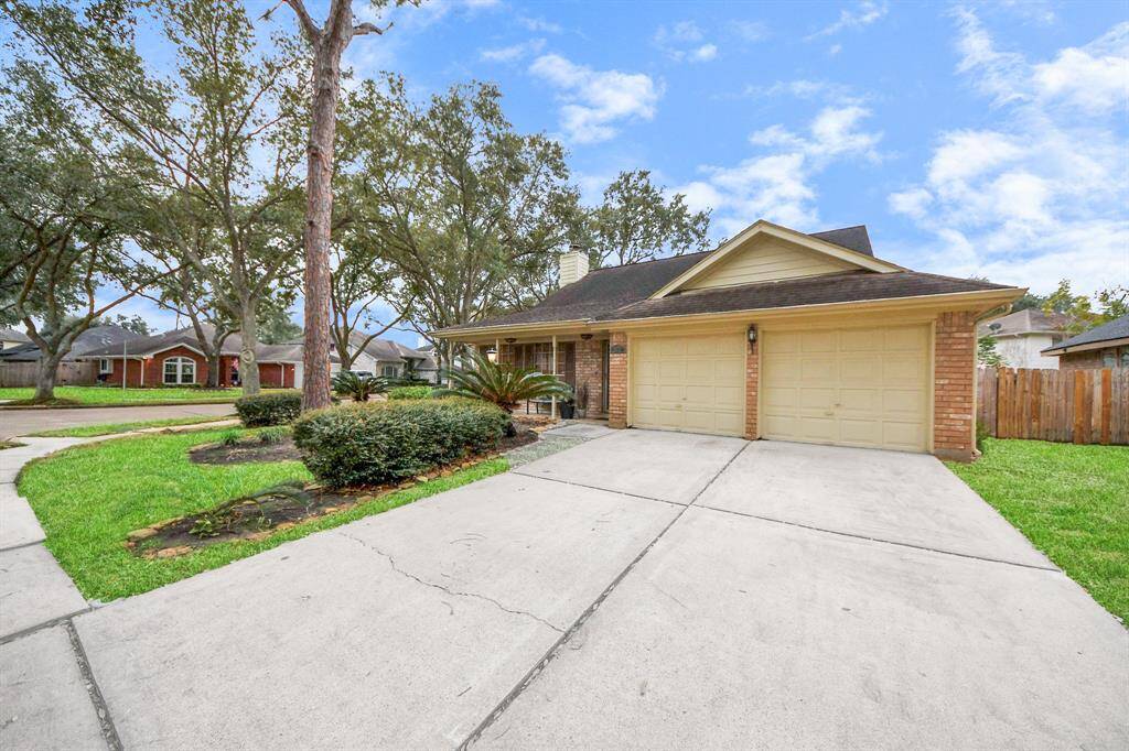 There is plenty of parking space with the double wide driveway.