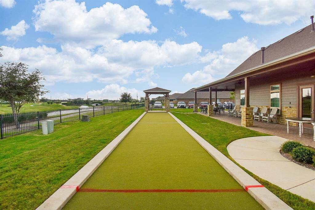 The Lakehouse clubhouse is just down the street and has amenities tailored for the 55+ active adult community including outdoor gathering areas.