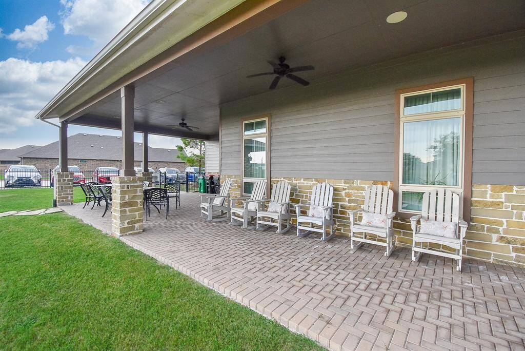 The Lakehouse clubhouse is just down the street and has amenities tailored for the 55+ active adult community including outdoor gathering areas.
