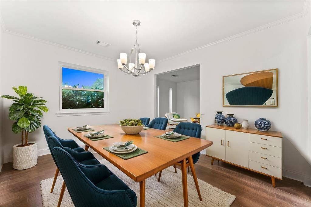 Formal Dining