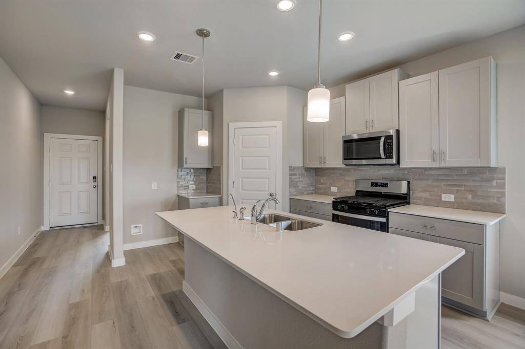 Photo is not of the actual home but is an inspirational photo of builder’s model home and may depict options, furnishings, and/or decorator features that are not included.