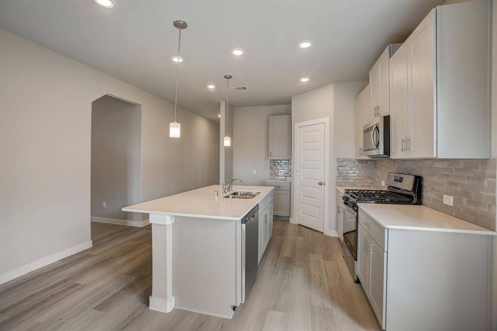 Photo is not of the actual home but is an inspirational photo of builder’s model home and may depict options, furnishings, and/or decorator features that are not included.