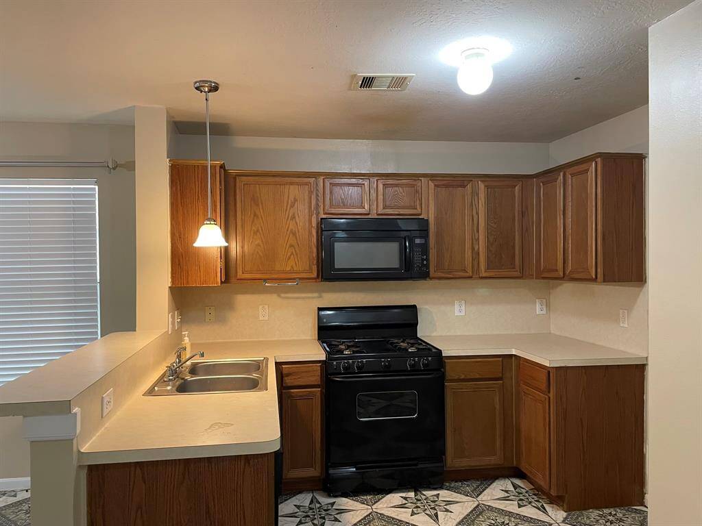 Spacious kitchen