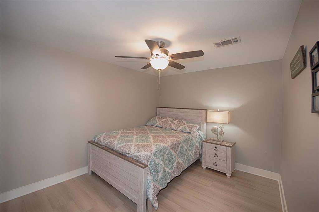 Spacious third bedroom, ideal for kids, comfortably fits a Queen bed.