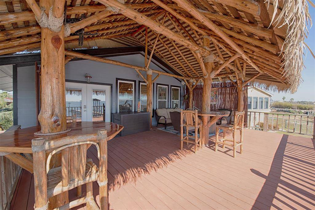 Experience the perfect outdoor entertaining area right at your front door. The Palapa was re-topped in 2022 with a Endureed Viva Synthetic Thatch, which is impervious to insects, birds and pests.