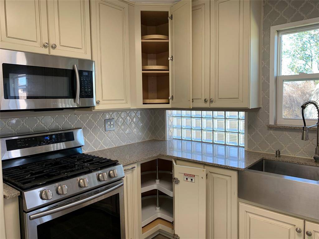 No dead cabinet space here.