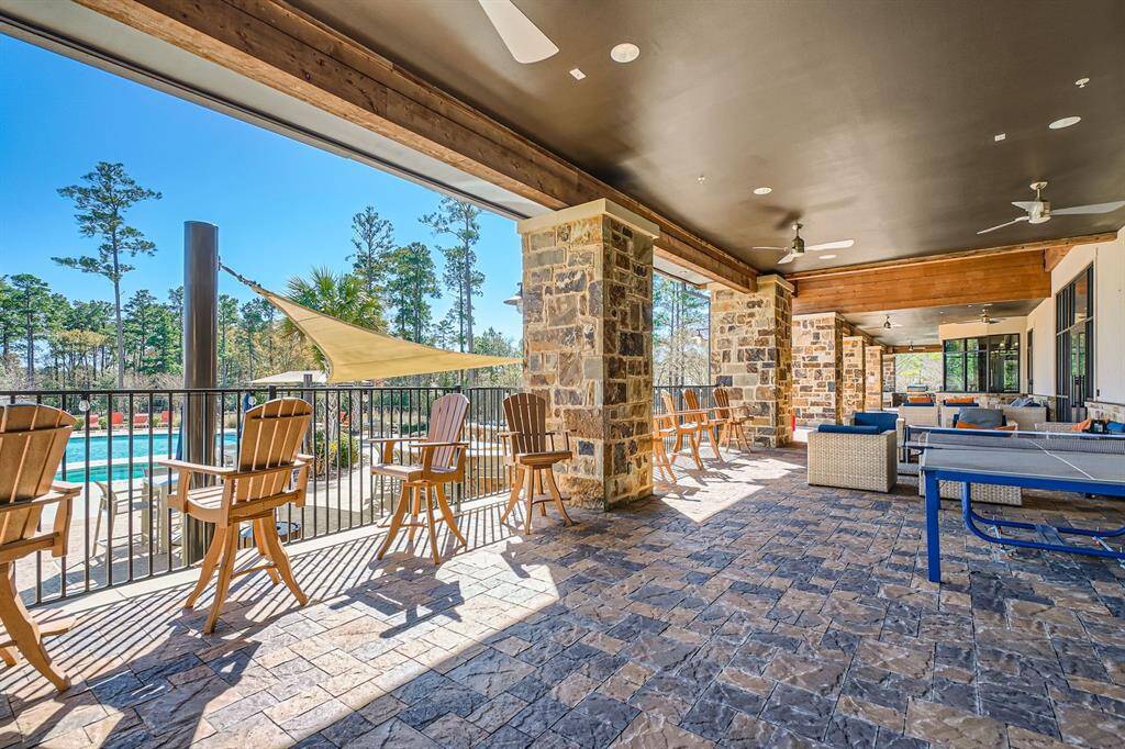 Enjoy the many amenities that Bonterra and Woodforest offer