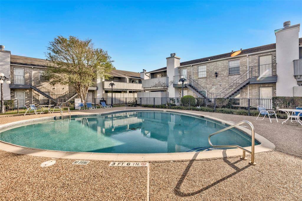 Community pool