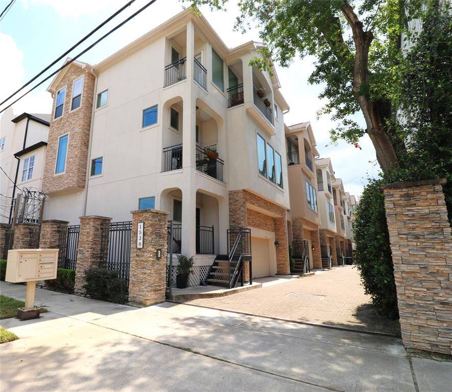1538 West 23rd #D