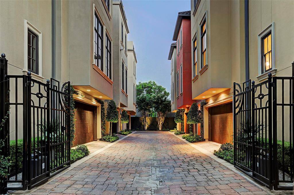 Nestled in a boutique gated community, this gorgeous three-bedroom, three-and-a-half-bathroom front unit offers wonderful peace and privacy and River Oaks accessibility.