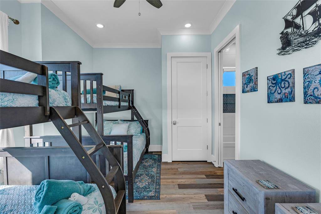 Lots of space for guests!