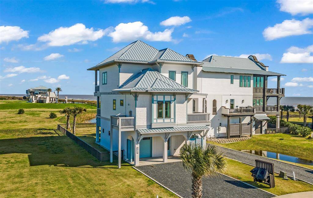 Side view. So much green space and the views!
