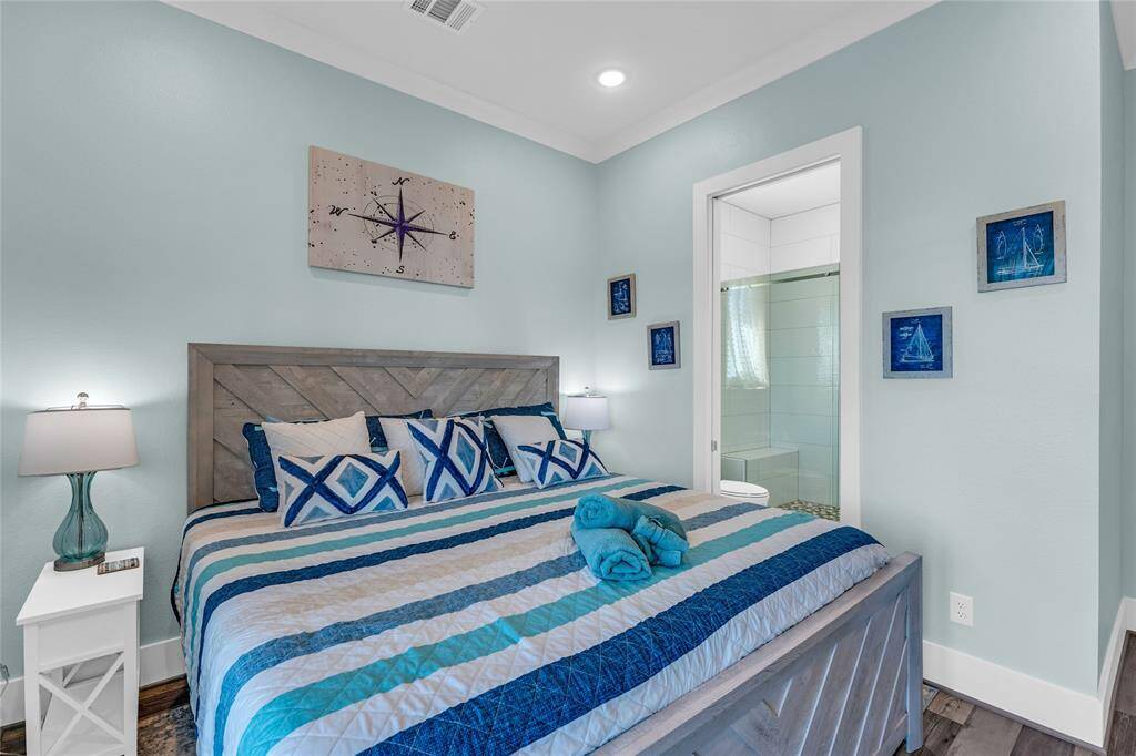 Third bedroom.