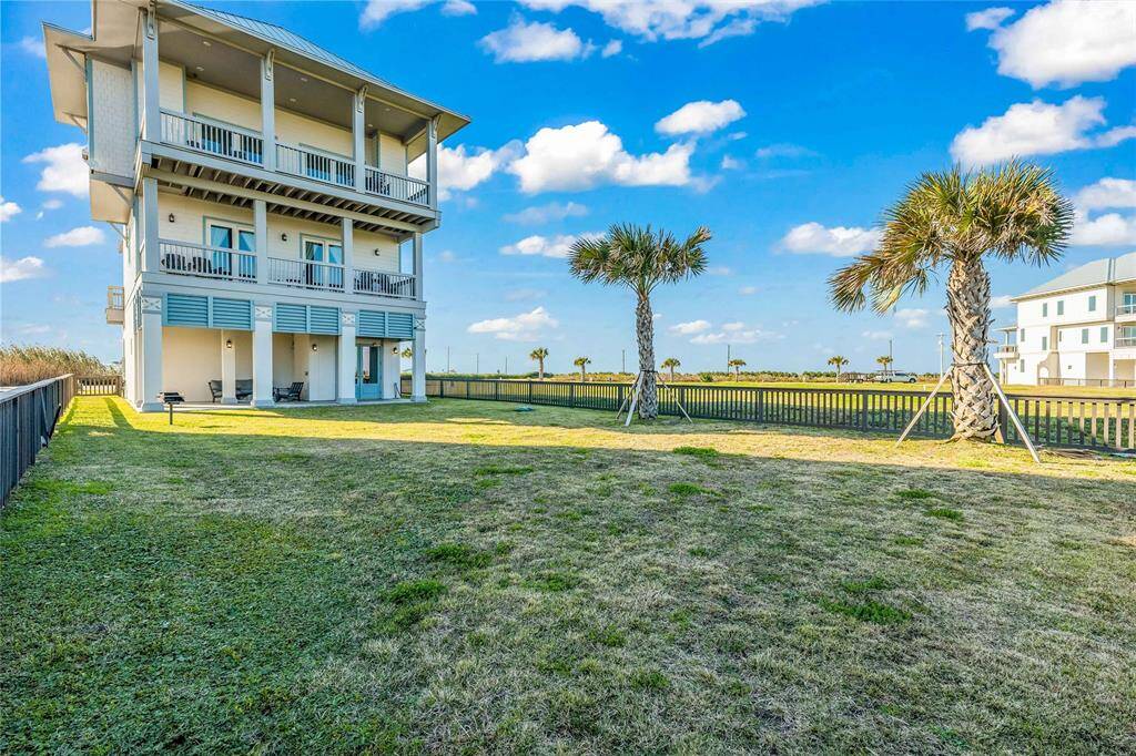 Back yard & views of the house!
