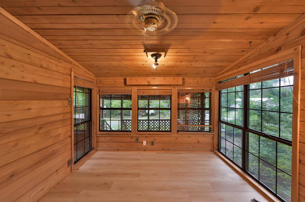 Breakfast room is surrounded by Nature's finest!