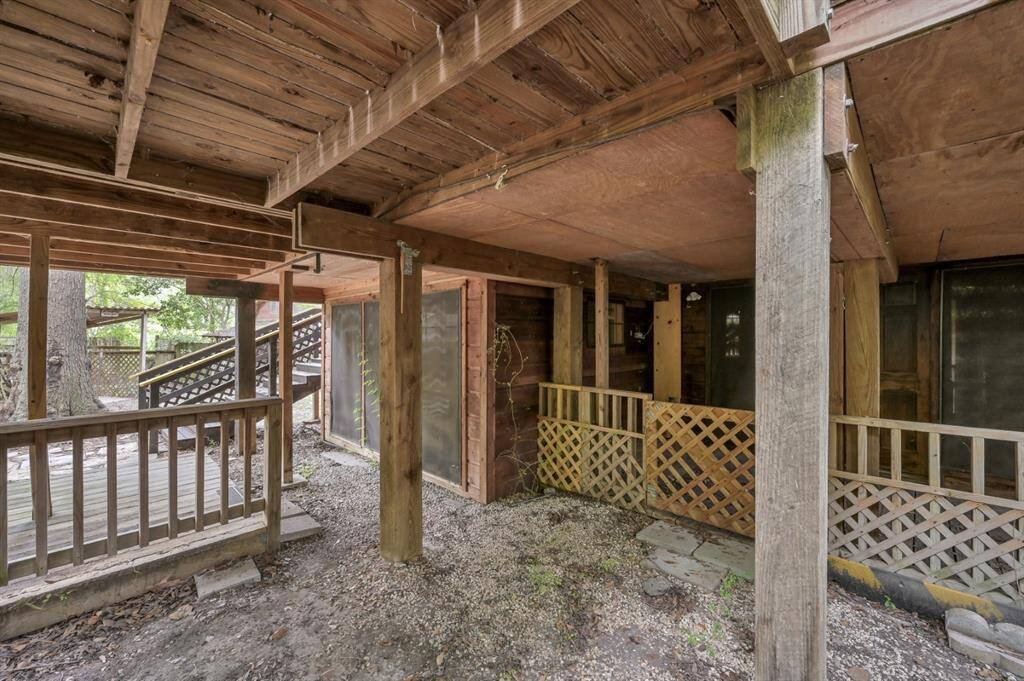Add a dining table for Outdoor Dining!