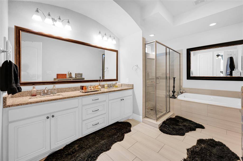 Large primary bath with separate shower