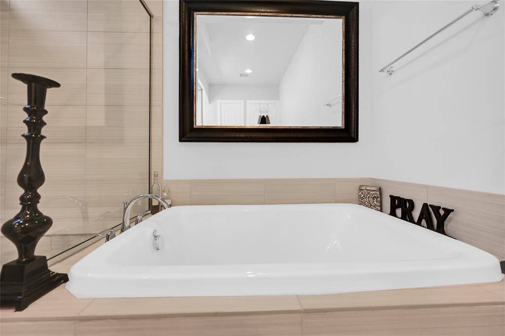 Soaker Tub for Two!!