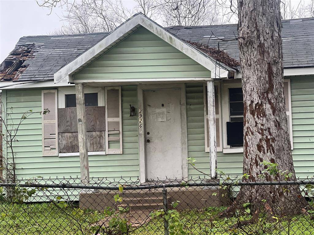 Fix this charming home for your enjoyment