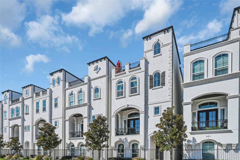Community view - Gated community with 37 homes!