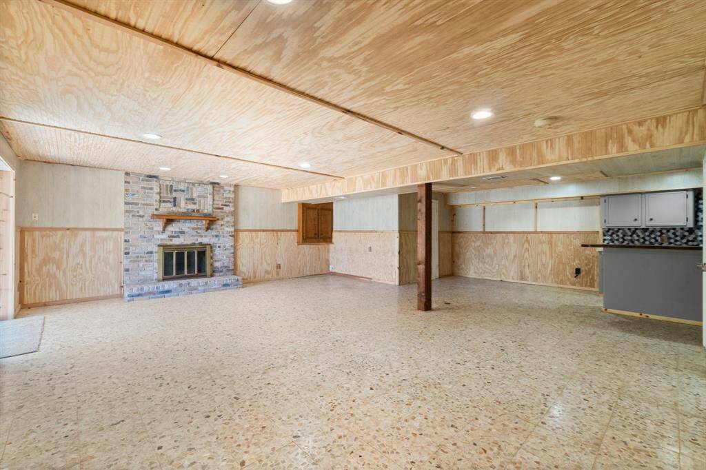 1st floor living room with kitchen and full bathroom
