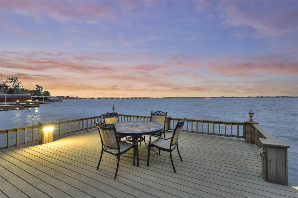 Enjoy quiet evenings right on the water with this extended deck over the lake.