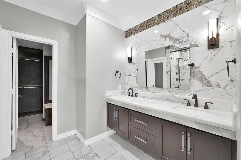Master Bathroom.