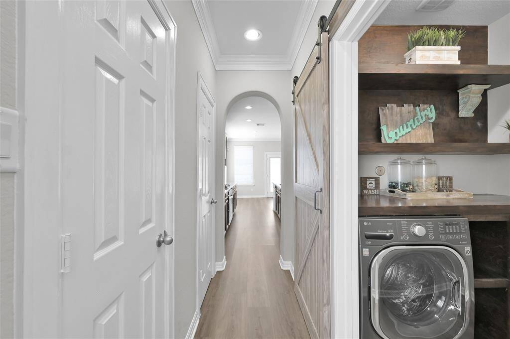 Hallway/Laundry Room.