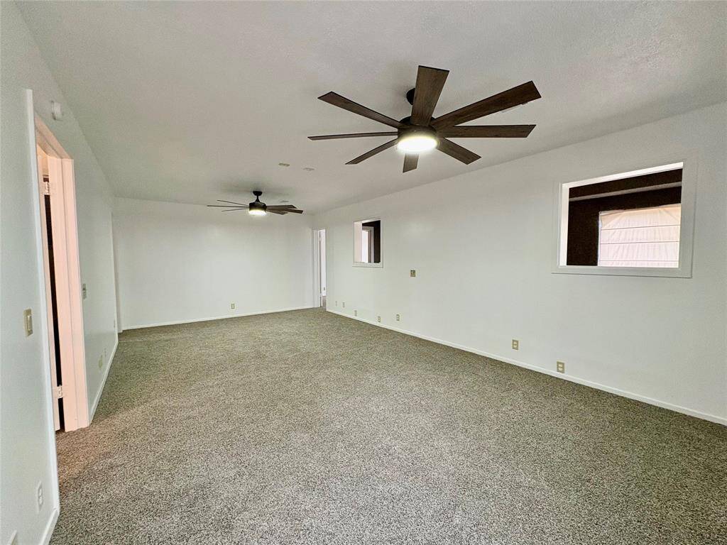 Over sized Primary Bedroom