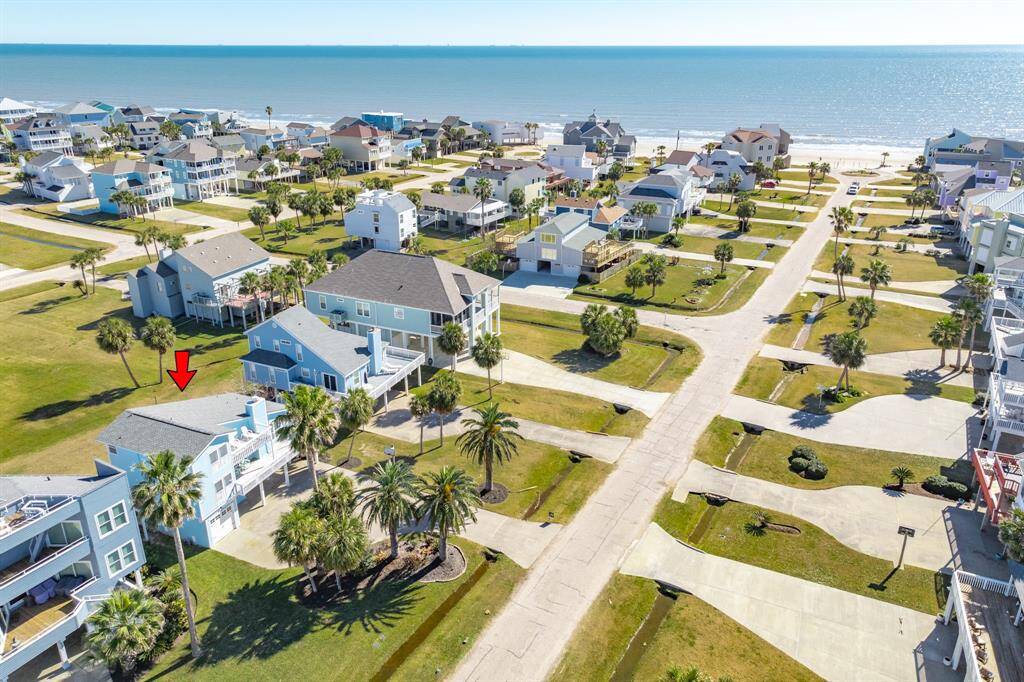 Aerial view showing location of home & proximity to the beach.