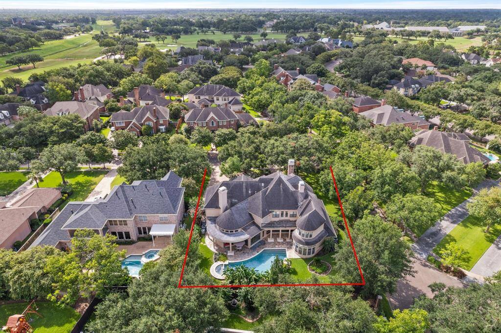 Located one block away from the Sweetwater Golf Course.