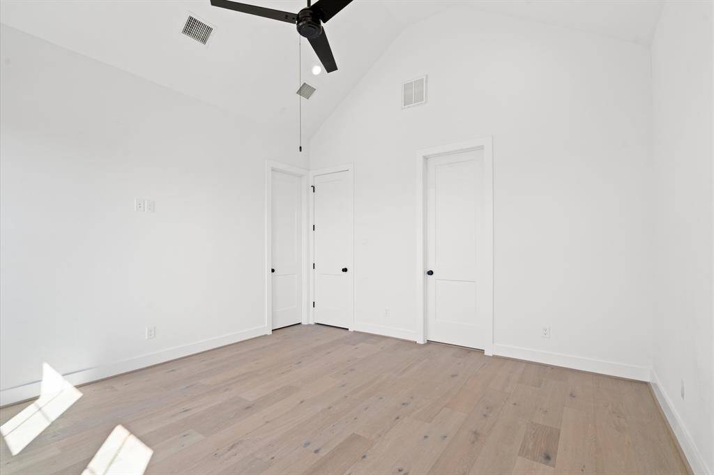 Walk-in closets  Previous similar construction.