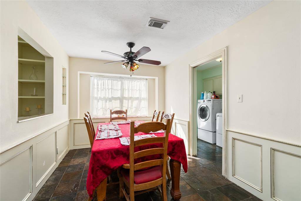 The Breakfast Nook is perfect for everyday meals