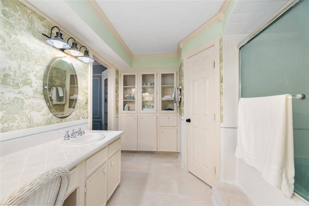 More storage can be found in the wall cabinet
