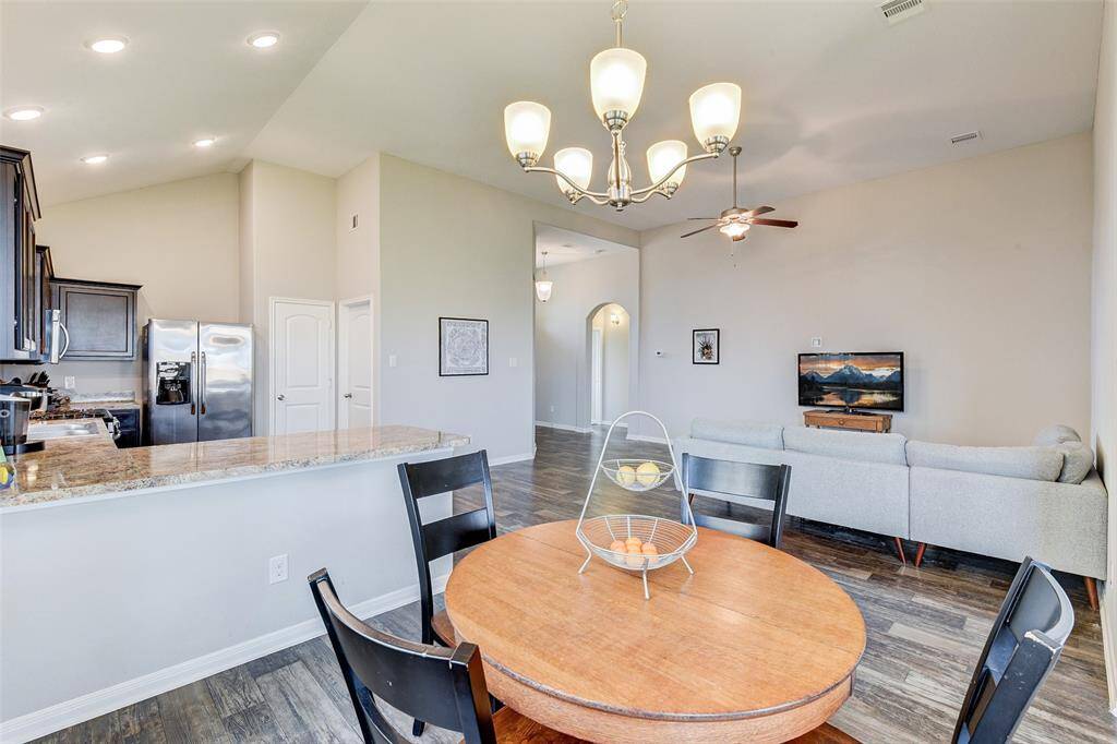 Wonderful Primary Suite Open to Executive Bath