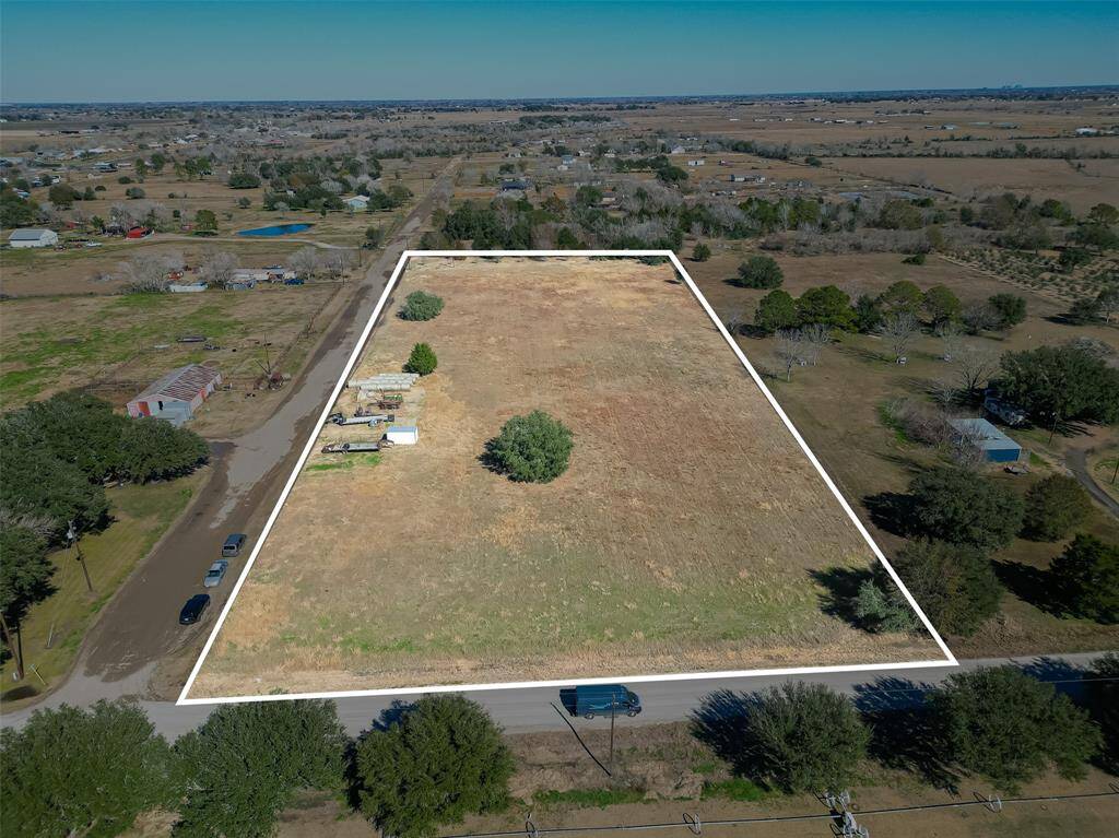 4.55 acres of prime property