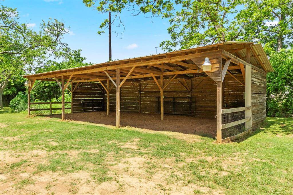 Open air barn (gates are not currently in place).