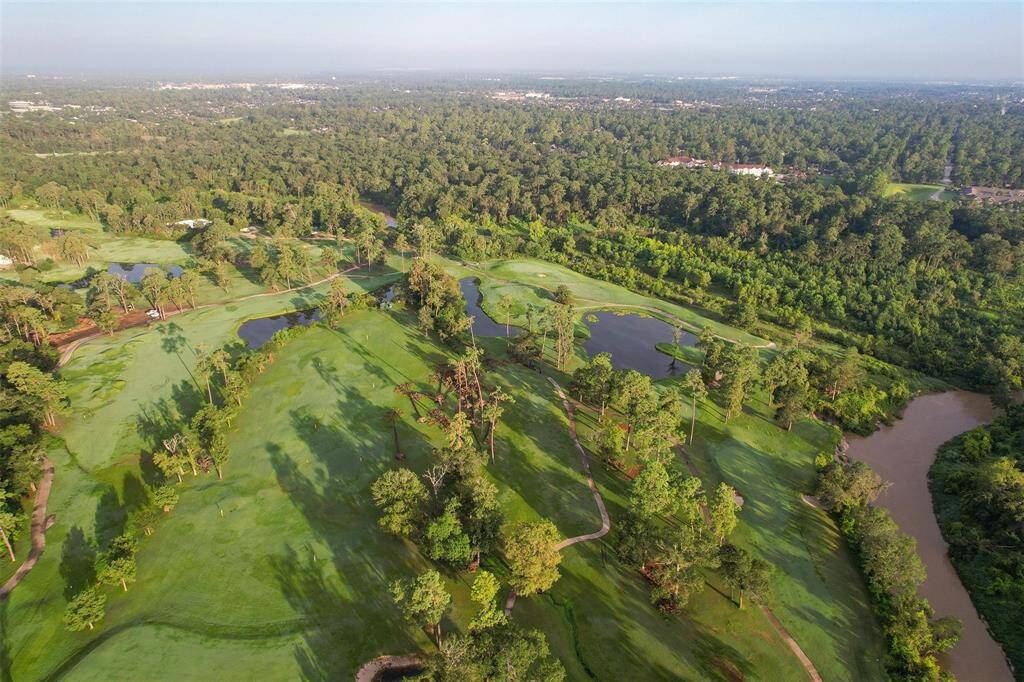 Northgate Golf Course winds throughout the Northgate Forest neighborhood