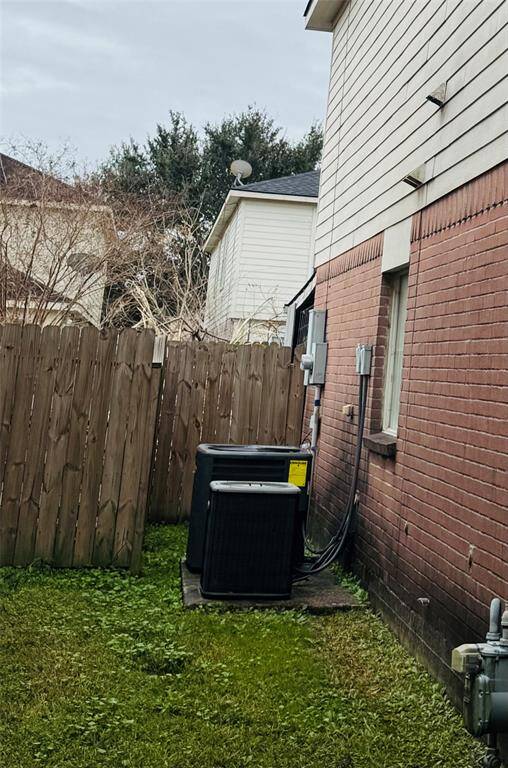 Bigger upstairs ac unit under 2 years old