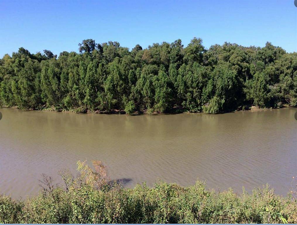 The banks of the San Bernard river are within close proximity of the property.