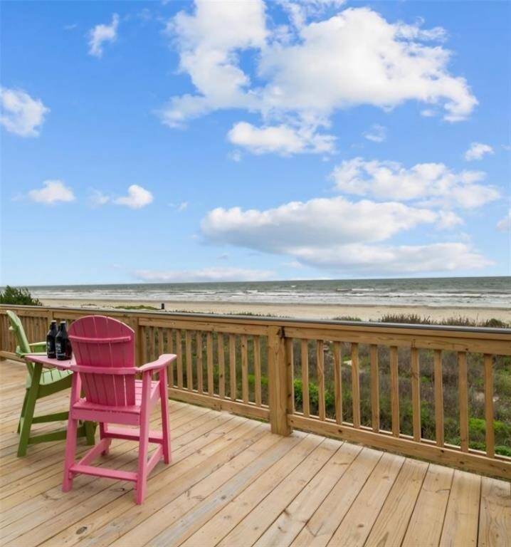 Beachfront View!! Walk right onto the sand from your new home.