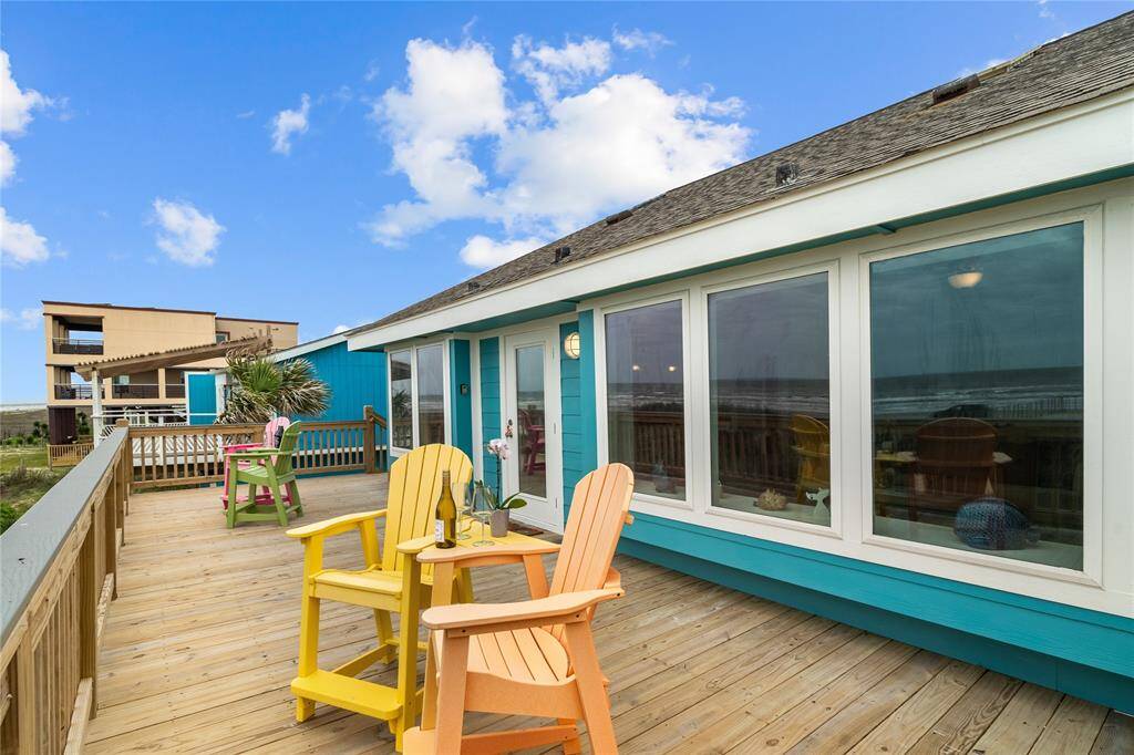Large deck.