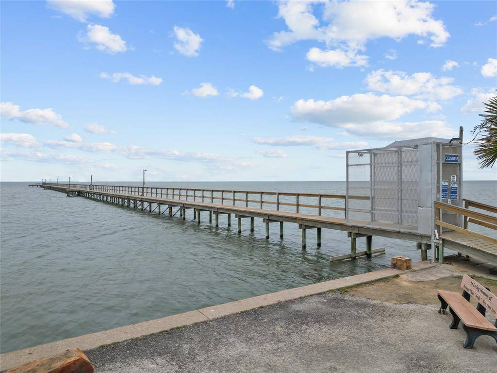Neighbor key entry pier.