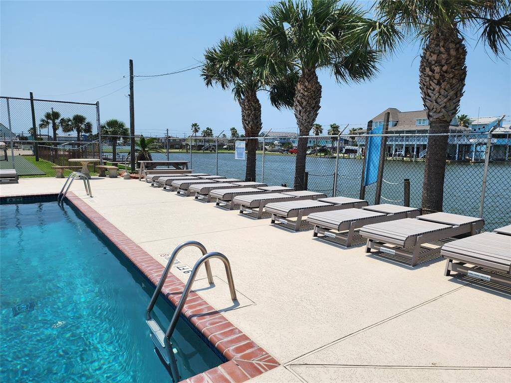 Pool Views!