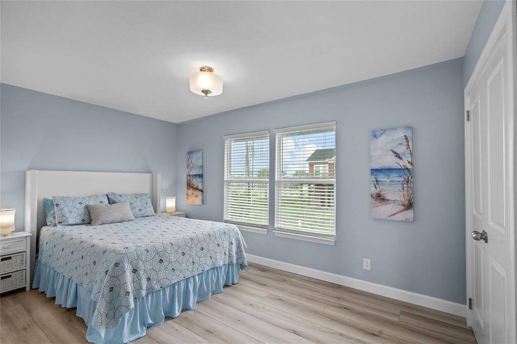 Primary bedroom with a Queen bed.