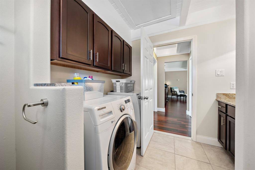 Another angle from the guest bathroom with laundry space