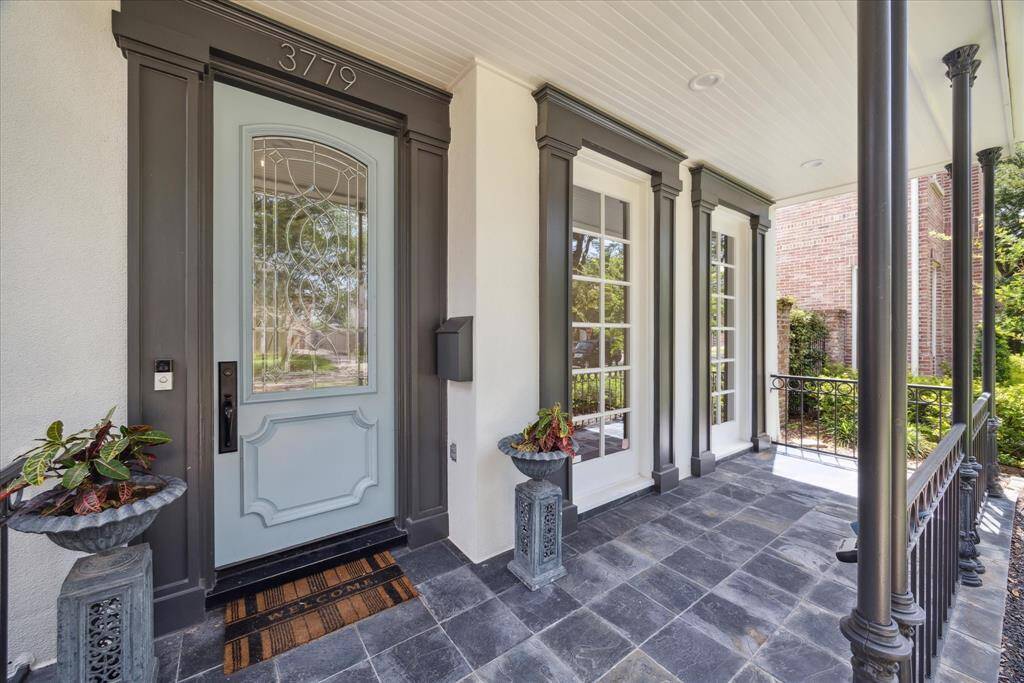 SEE VIDEO! Charming front porch! Very inviting!